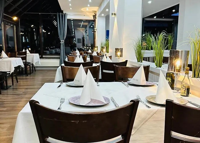 & Restaurant Olio E Pane Enzklösterle